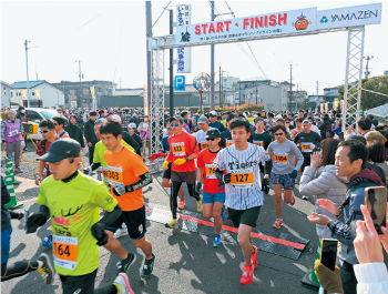 大勢のランナー