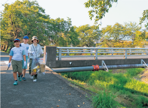 ゴミ拾いの様子
