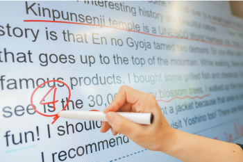 電子黒板を活用する様子2