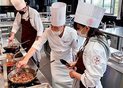 調理実習体験の様子