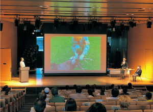 動画の上映など