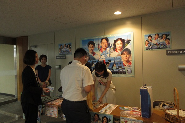 画像:庁内販売会の様子