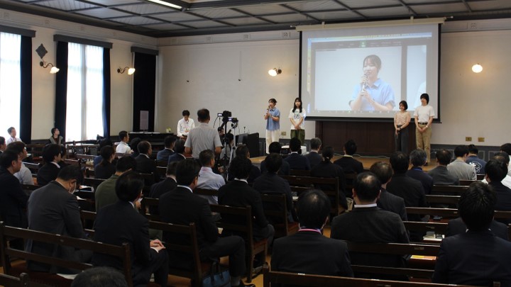 奈良女子大学の学生による発表