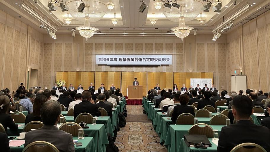 挨拶する山下知事