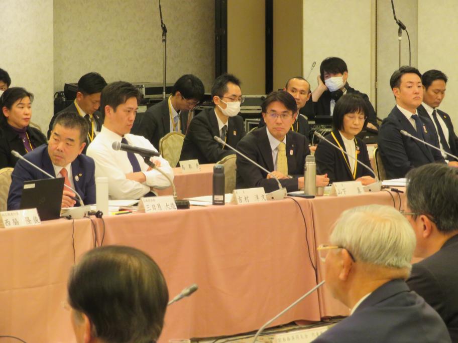 第162回関西広域連合委員会及び関西経済界・関西広域連合意見交換会に参加する山下知事