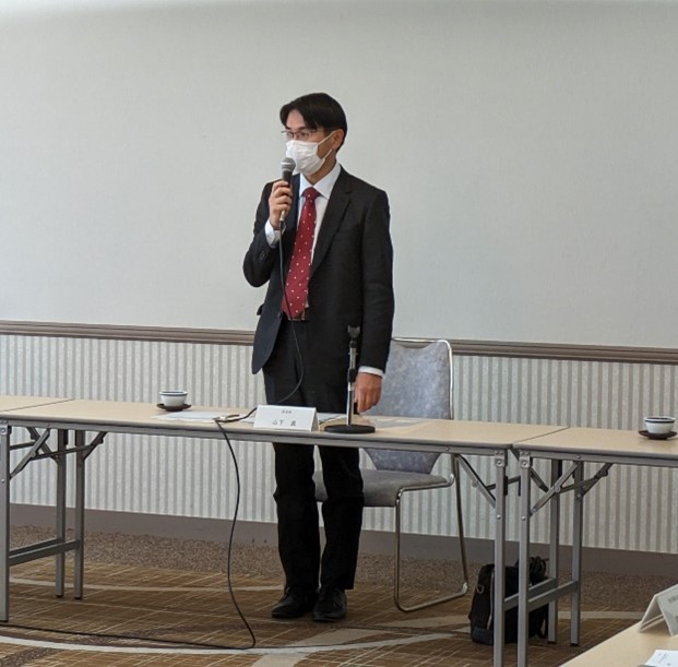 協議会で発言する山下知事