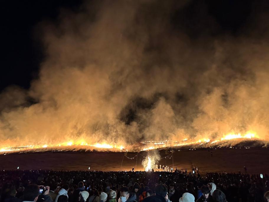 若草山焼きの様子