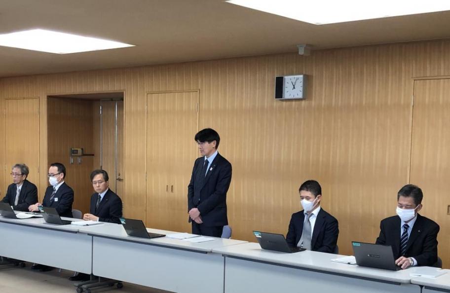 第5回県庁の働き方・職場環境改革推進会議で発言する山下知事