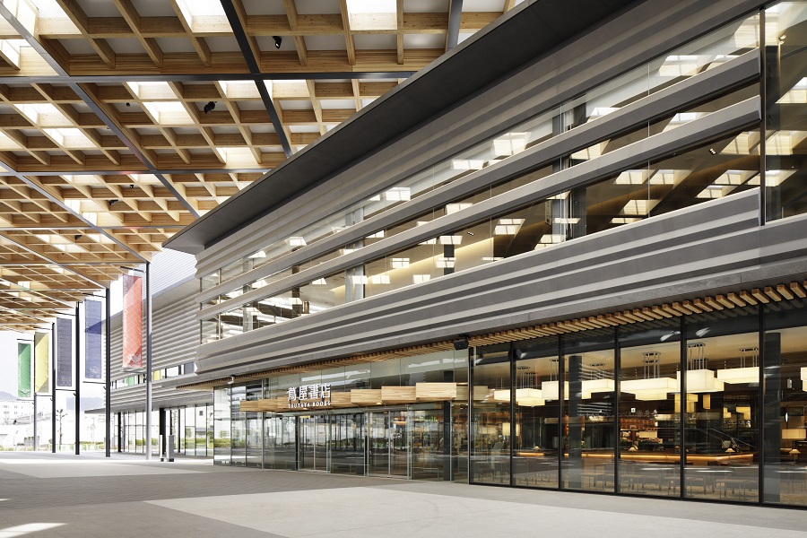 奈良 蔦屋書店の写真1