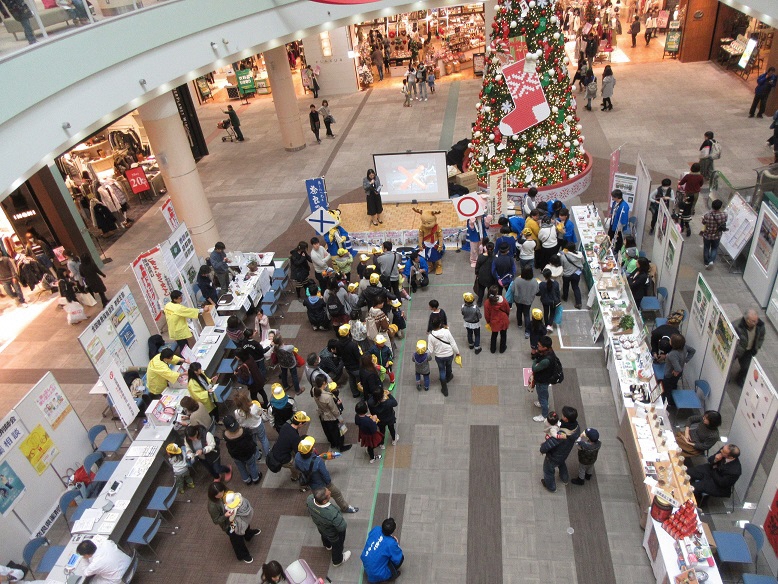 NaRaくすりと健康2018の様子