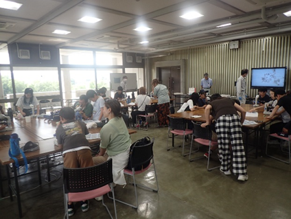 微生物観察の様子