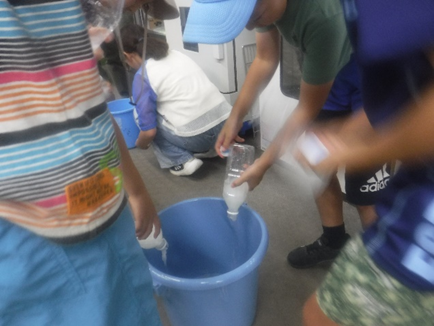 ティッシュの溶解実験の様子