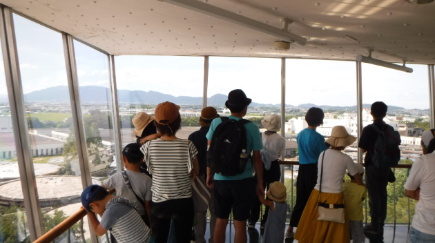 展望台から浄化センター全体を見学しています