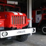 消防署　タイヤがやたらでかいです