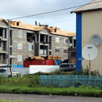 友好の家近くの建築現場です。ブロックで壁を作っています。