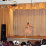 訪問団からはバレリーナが演目を披露しました1