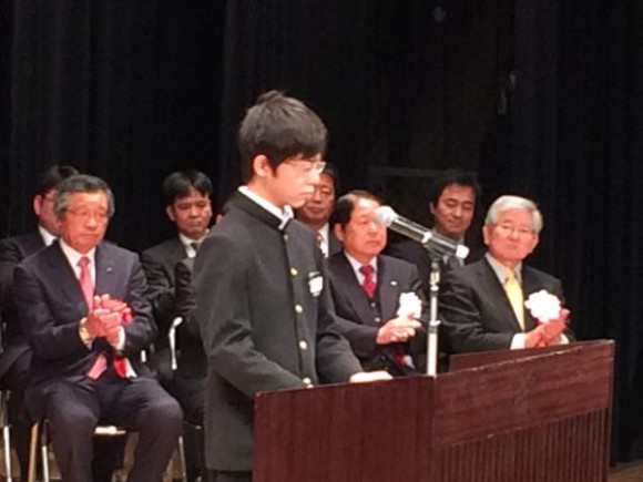 受賞者作文発表の様子1