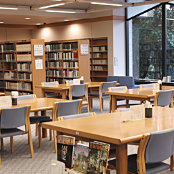 万葉図書・情報室の写真1