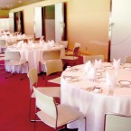 2階ギャラリーも使ったパーティーの写真