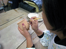 大塩恵旦の赤膚焼染付け体験画像