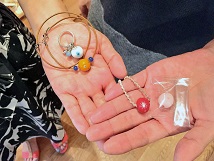 とんぼ玉やガラスアクセサリーの製作体験画像