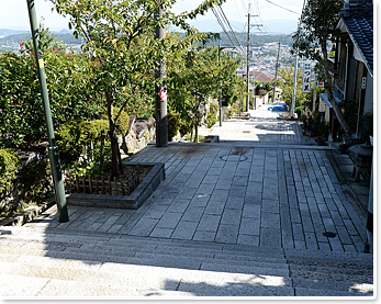 宝山寺参道の写真1
