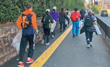 沿道のクリーンアップイベントの様子2