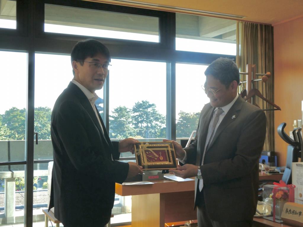 表敬訪問の様子2