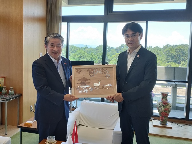 表敬訪問の様子2