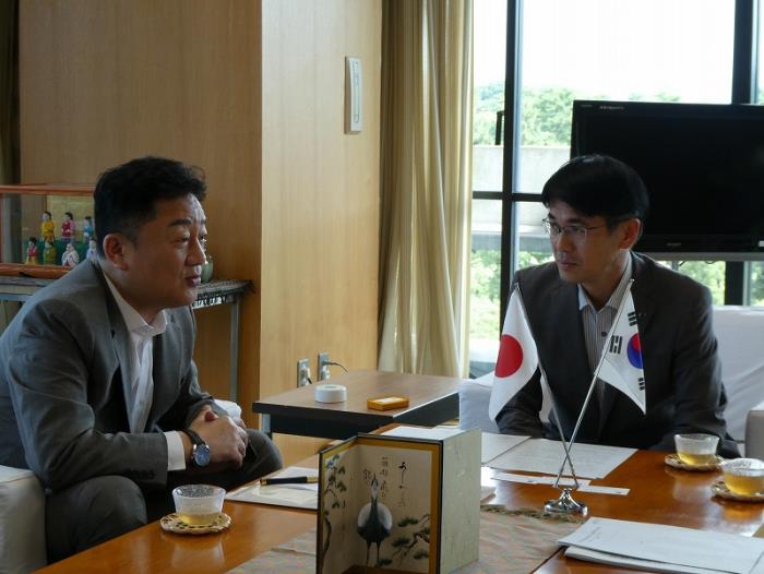 表敬訪問の様子1