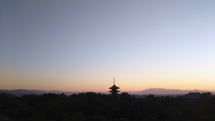 南側の眺め 興福寺五重塔・金剛山・葛城山・大和青垣など
