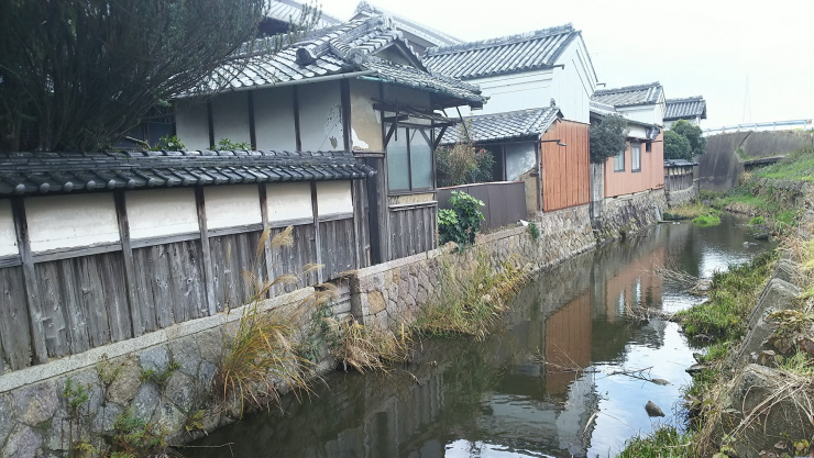 中世の地形が残る環濠集落・番条3