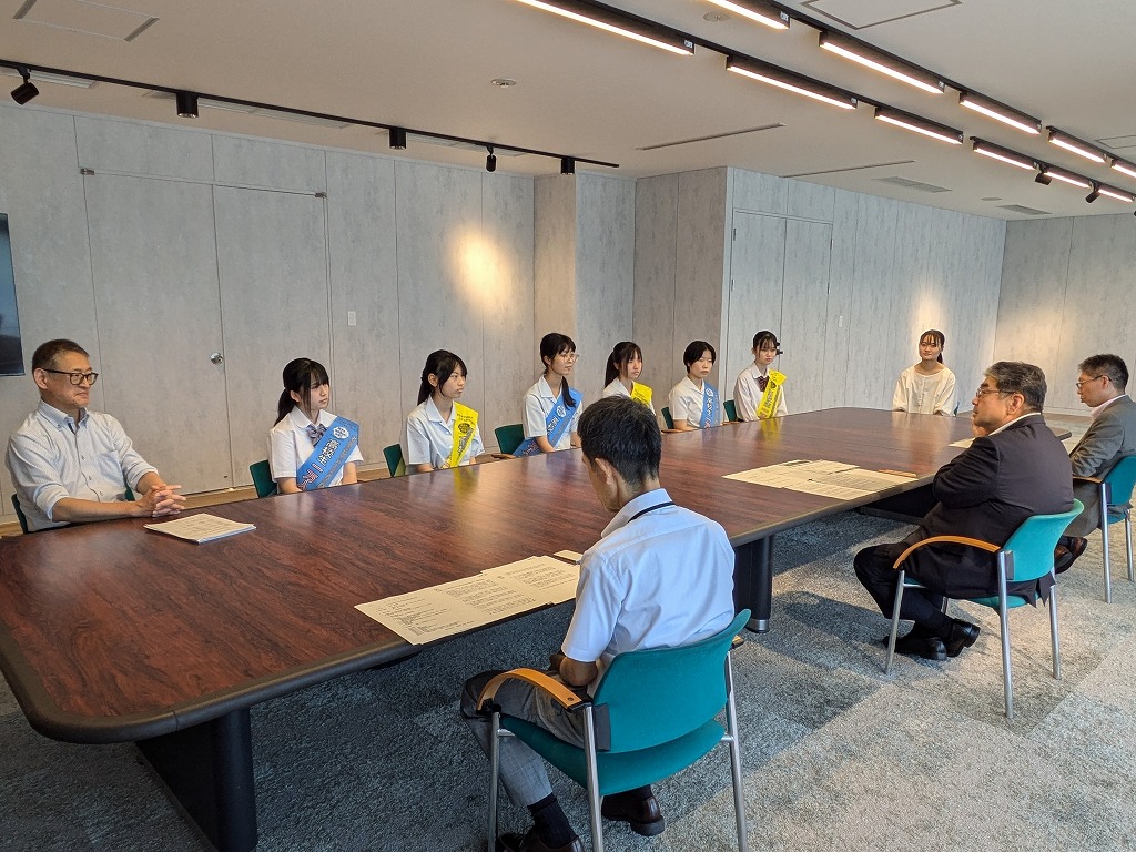 高校生平和大使の副知事訪問1