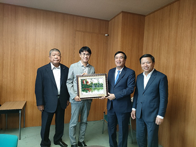 表敬訪問の様子1