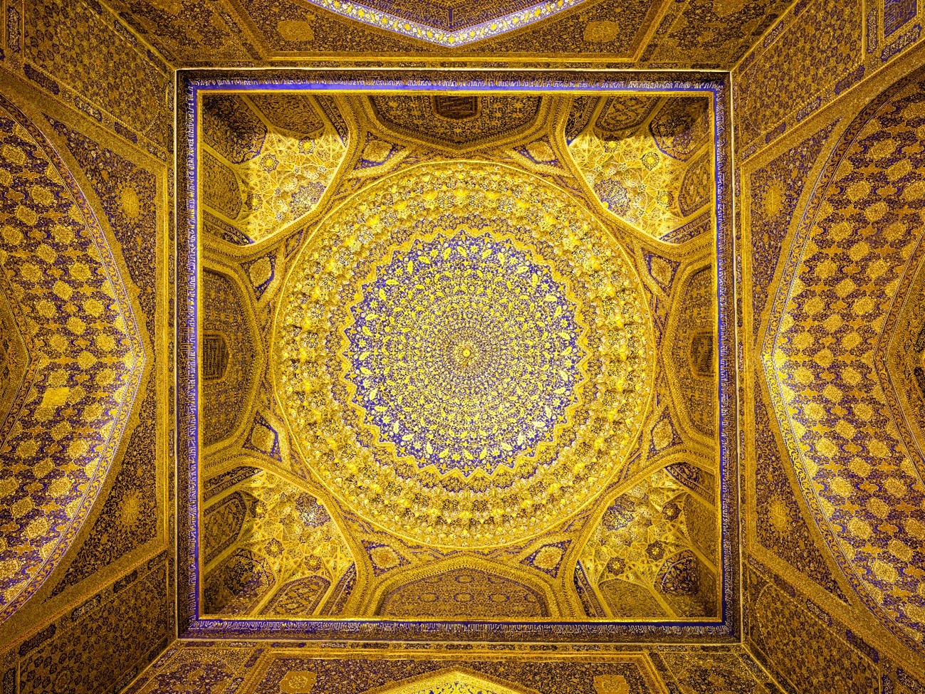 ティラカリ・マドラサ（モスク）