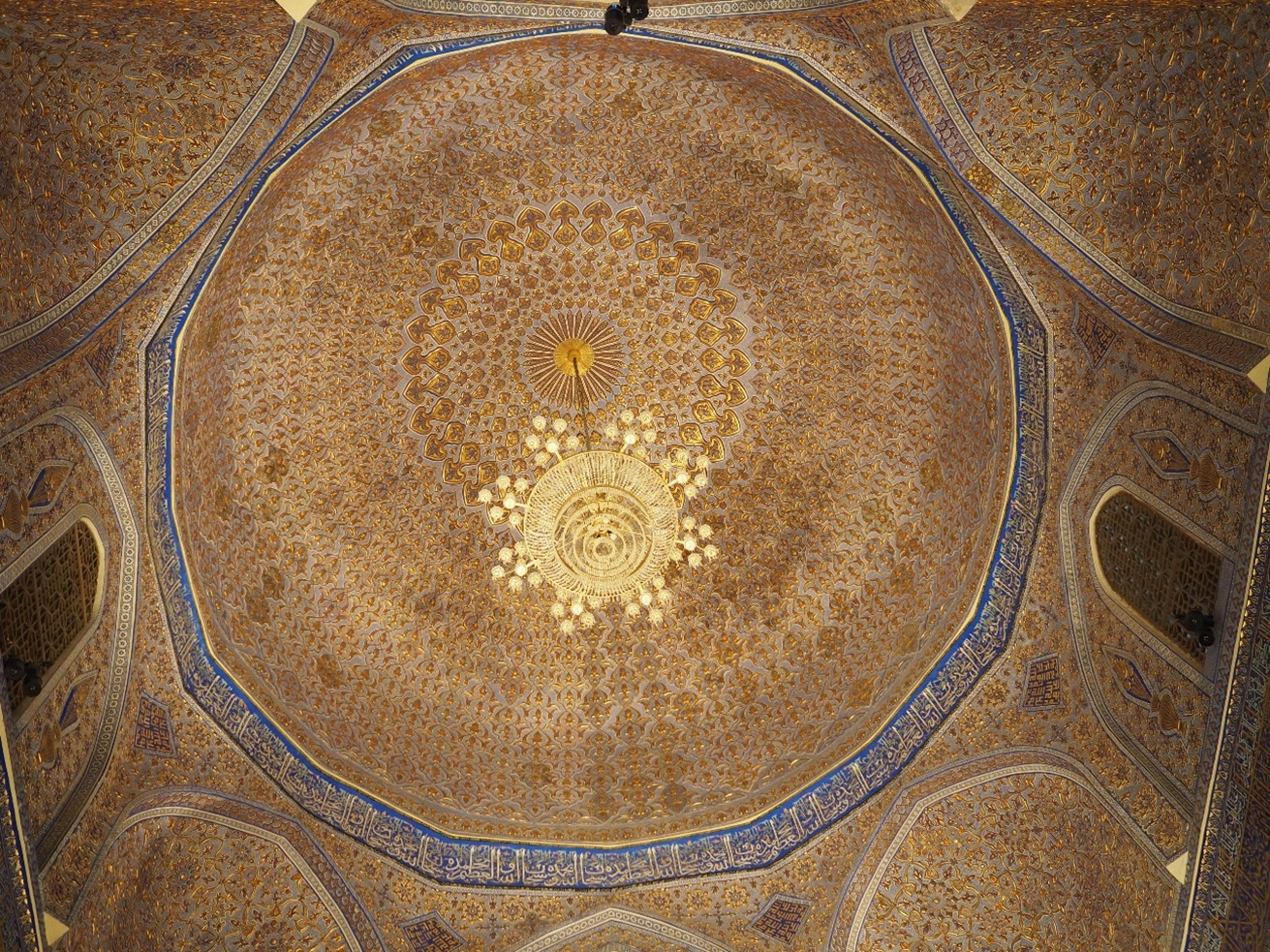 グーリ・アミール廟内部の写真