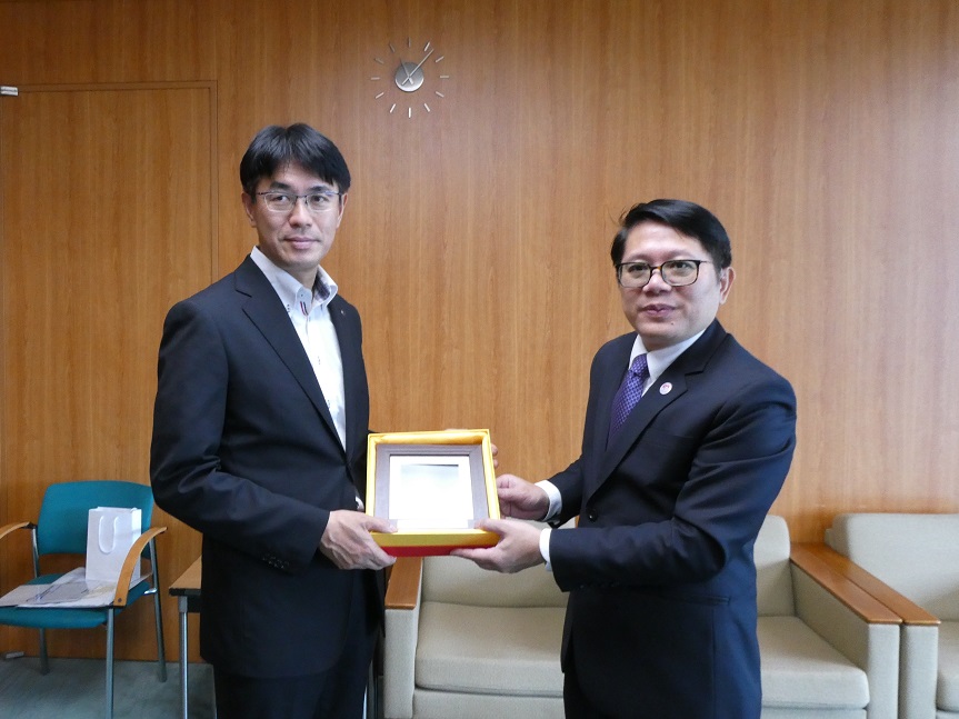 表敬訪問の様子2