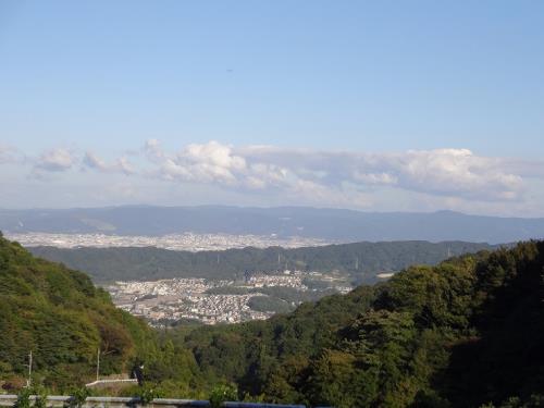 昔の峠の景観が残る暗峠から見る奈良方面への眺め