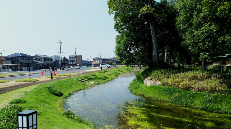 周辺の復元された環濠