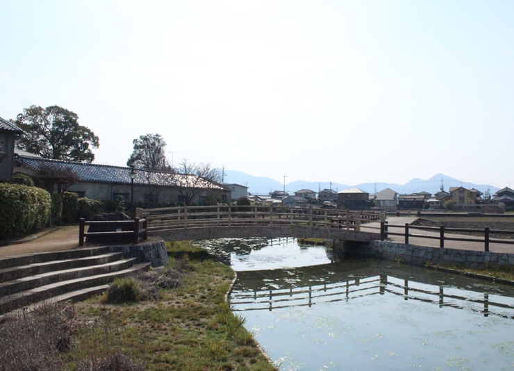 中世の堀を今に伝える藤森環濠集落の画像1