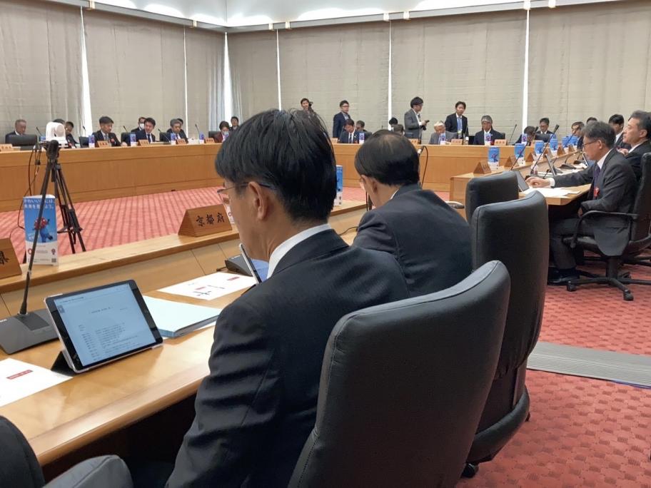 全国知事会に出席する山下知事