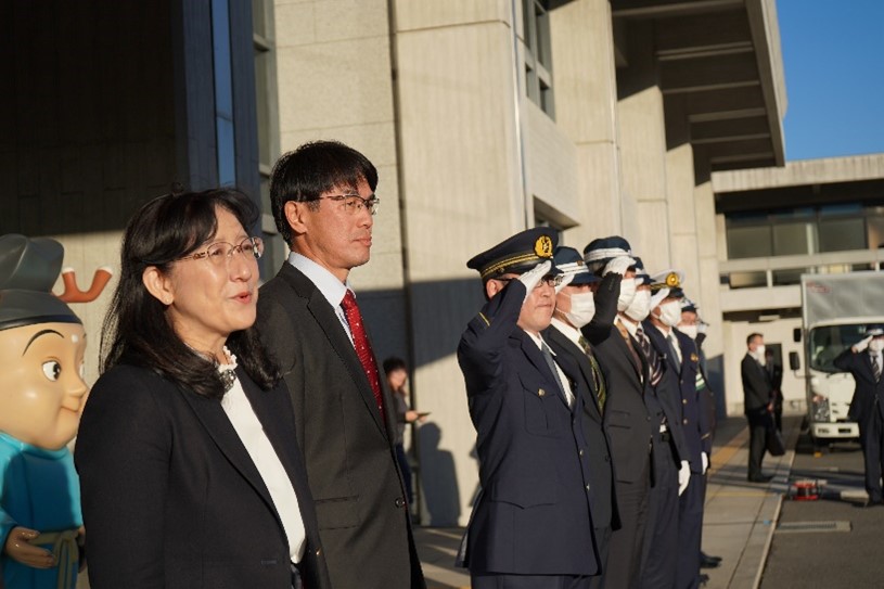 出発式に出席する山下知事