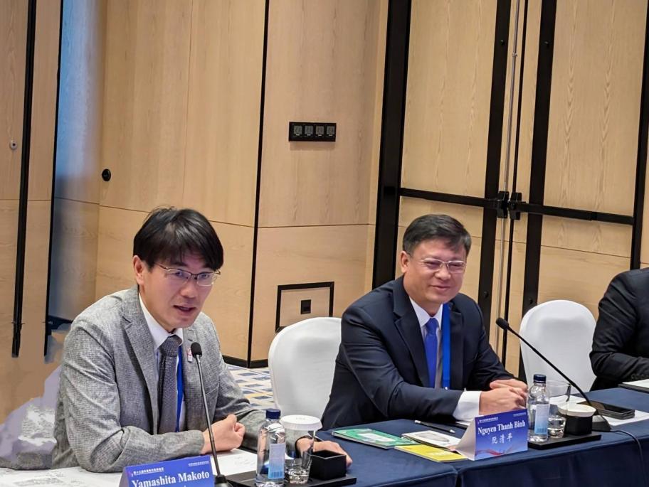 会談する山下知事