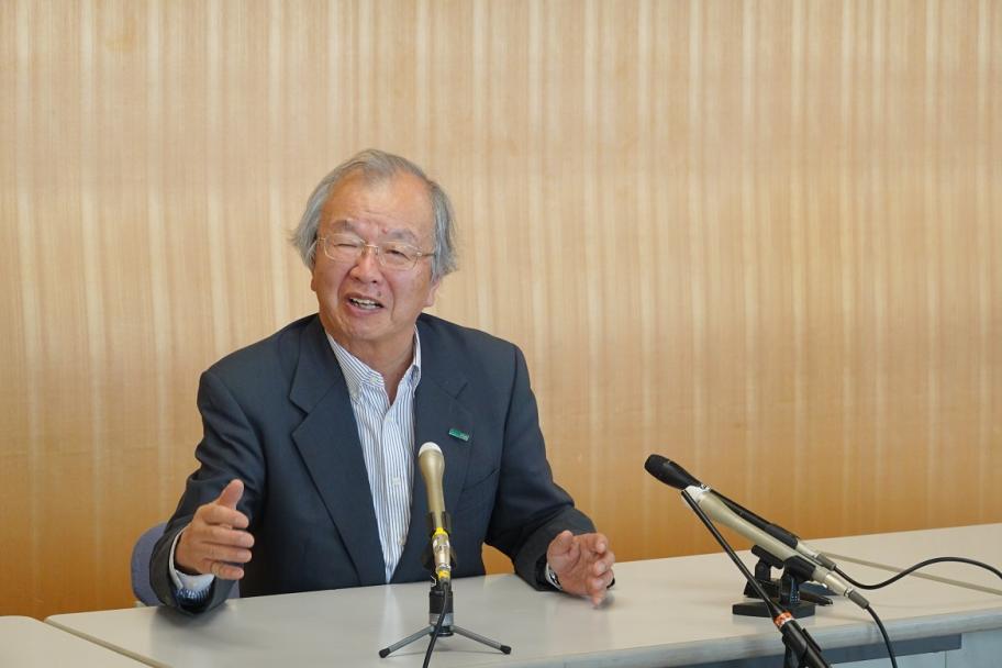 コーディネートする河田会長