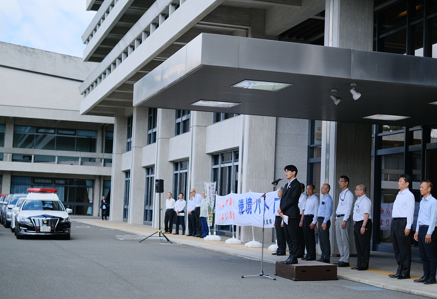 挨拶をする山下知事