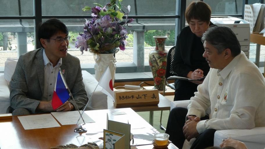 意見交換する山下知事