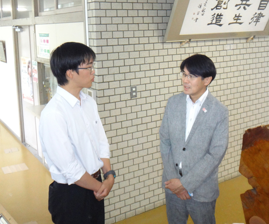 視察の様子3枚目