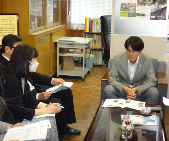 視察の様子1枚目