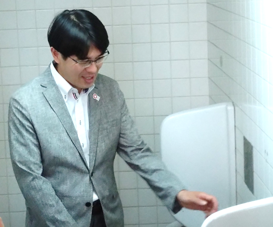 視察の様子2枚目