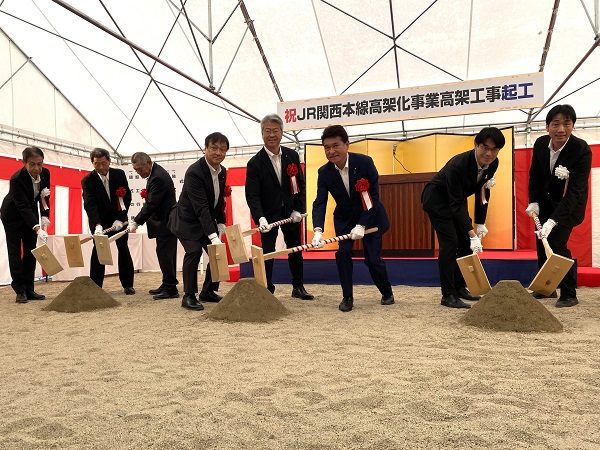 起工式の様子2枚目